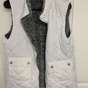 Reversible Sherpa vest size medium